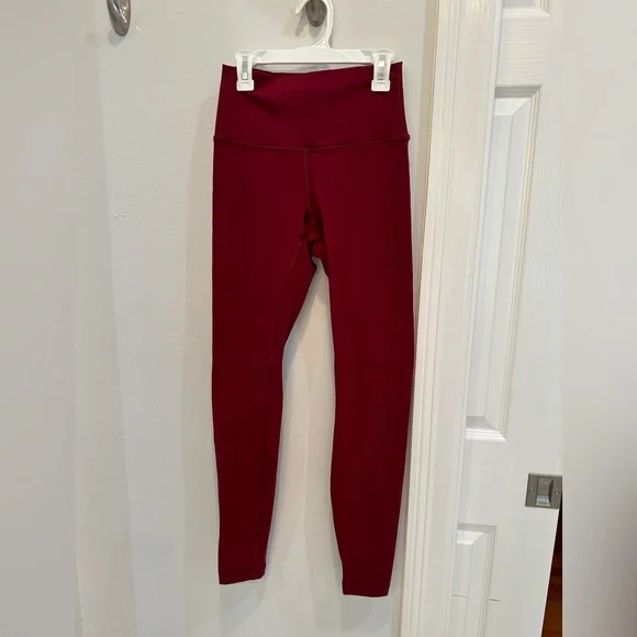 Lululemon Wonder Unders - Picture 1 of 2